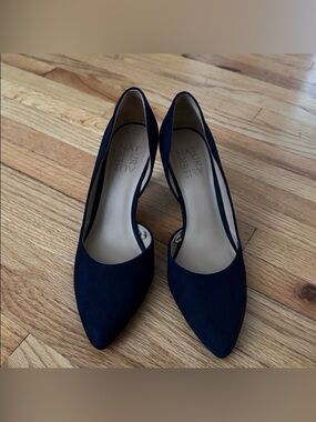 Naturalizer blue pumps